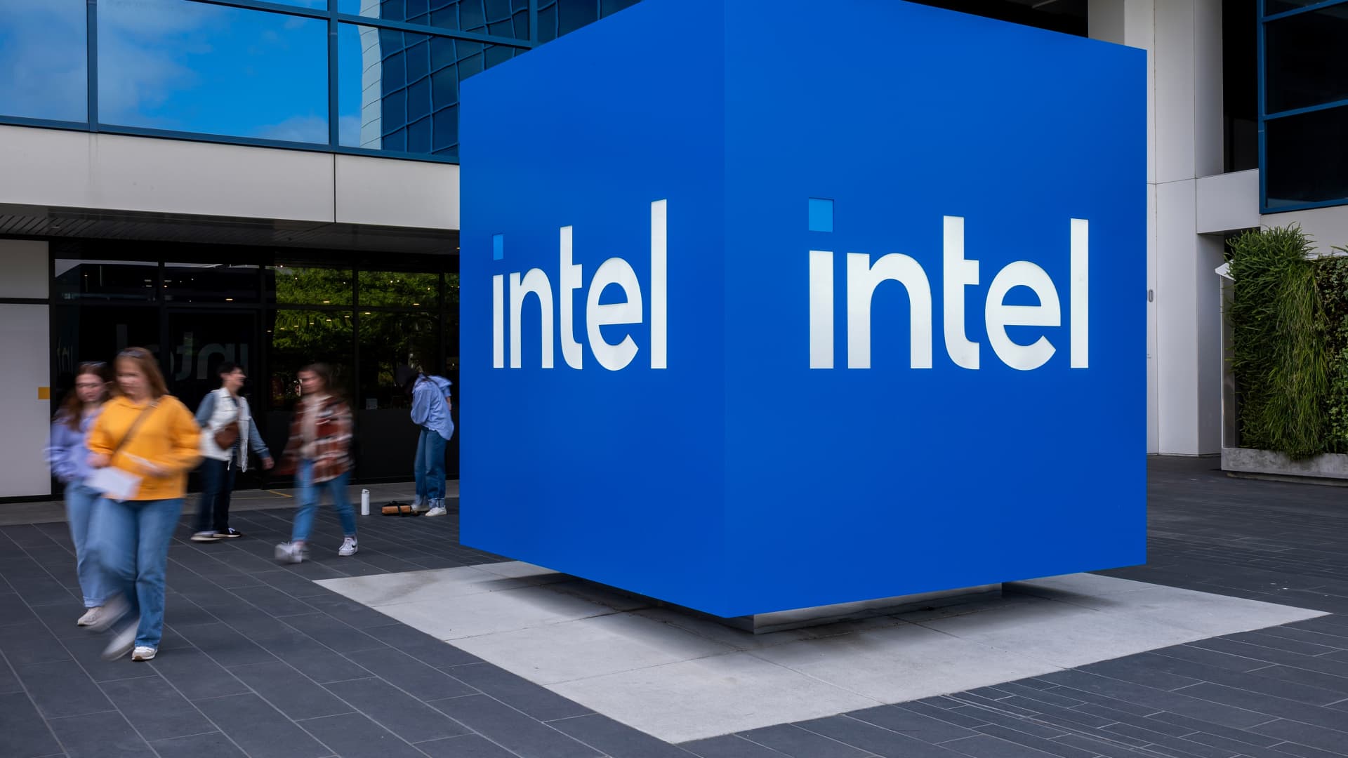 Intel, Palo Alto Networks, Best Buy and more