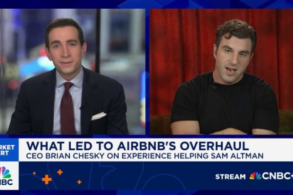 Airbnb beats on top and bottom lines for second quarter