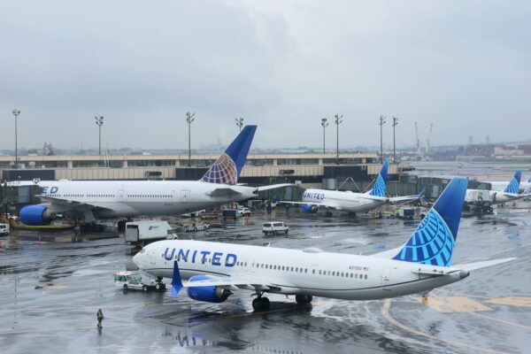 US proposes to extend Newark airport flight cuts through October 2026