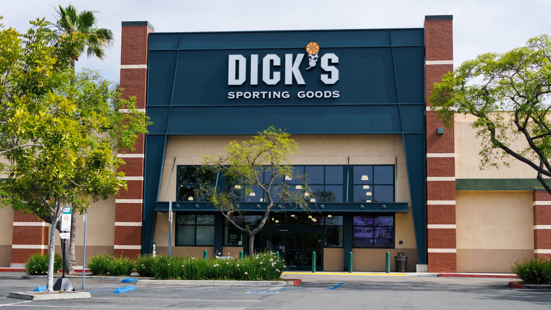 Dick’s Sporting Goods (DKS) Q2 2025 earnings Dick’s Sporting Goods (DKS) Q2 2025 earnings