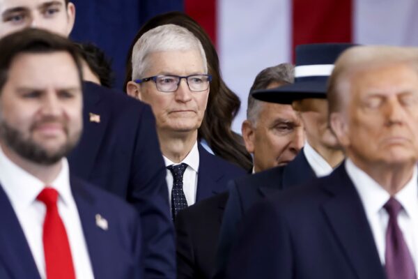 Apple is latest company to offer olive branch to Trump. How to invest around this