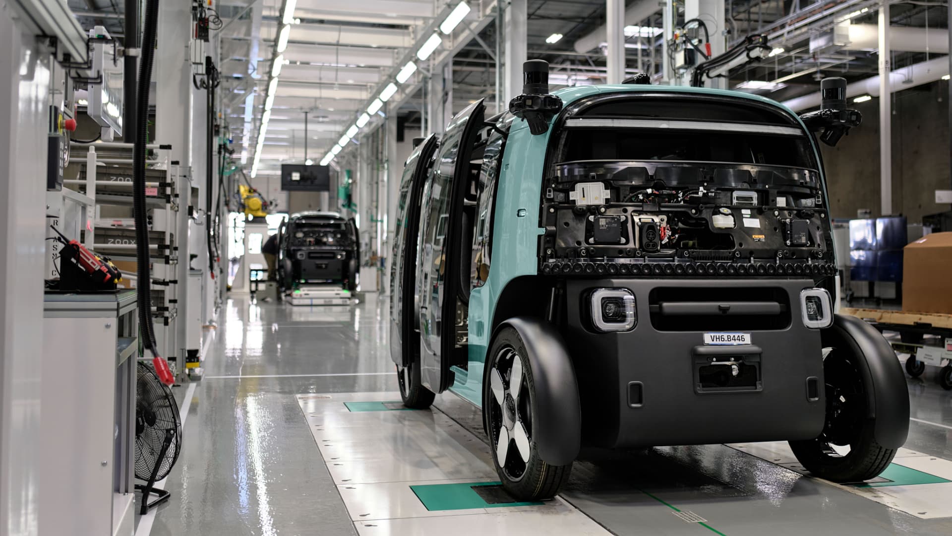 Amazon’s Zoox robotaxi unit clears regulatory hurdle, safety probe