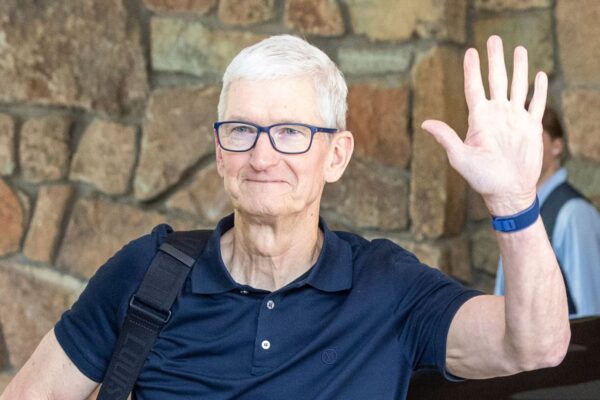 Tim Cook to join Trump for Apple investment announcement