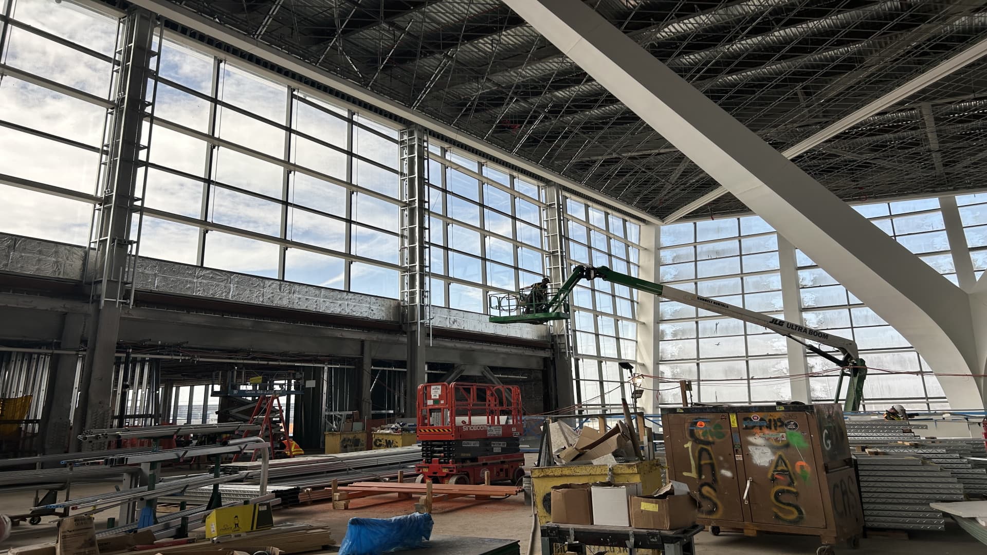 See inside JFK airport’s new .5 billion international terminal See inside JFK airport’s new .5 billion international terminal