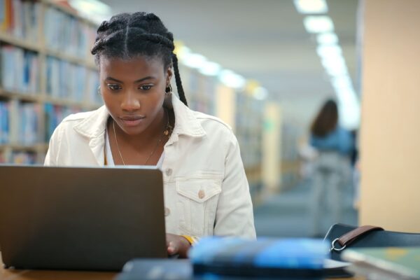 How To Apply For A Student Loan 2025: Federal and Private Loans