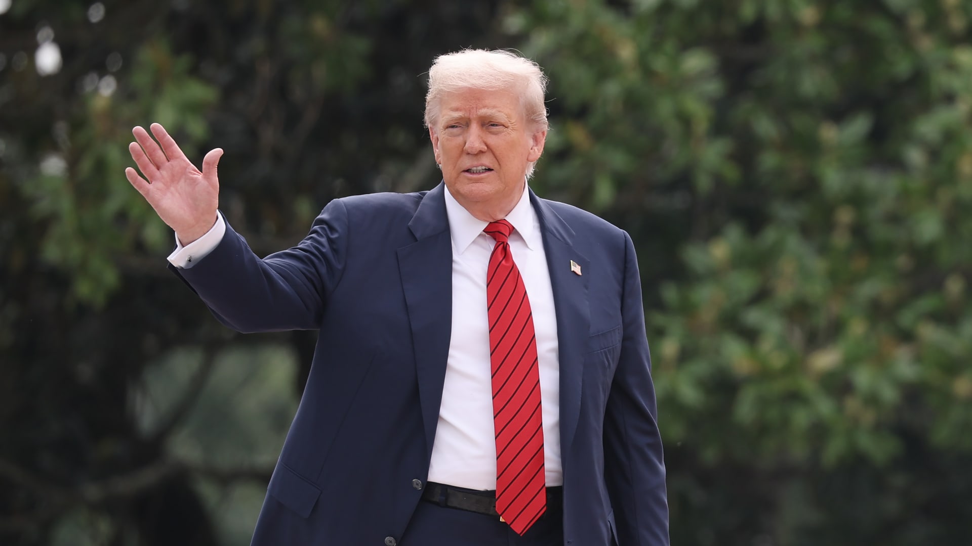 Trump order will allow alternative assets like cryptocurrencies, private equity in 401(k)s