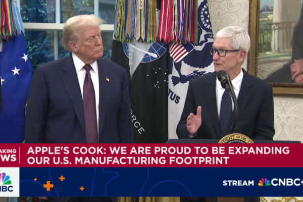 Apple’s Tim Cook convinced Trump to drop made-in-USA iPhone — for now Apple’s Tim Cook convinced Trump to drop made-in-USA iPhone — for now