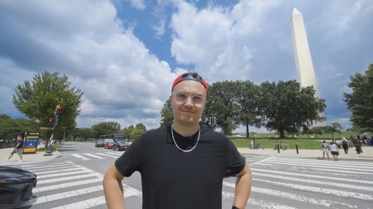 Self-made millionaire has owned 4 homes but chooses to rent instead