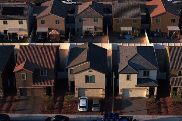 Mortgage demand and interest rates remain stuck at low levels