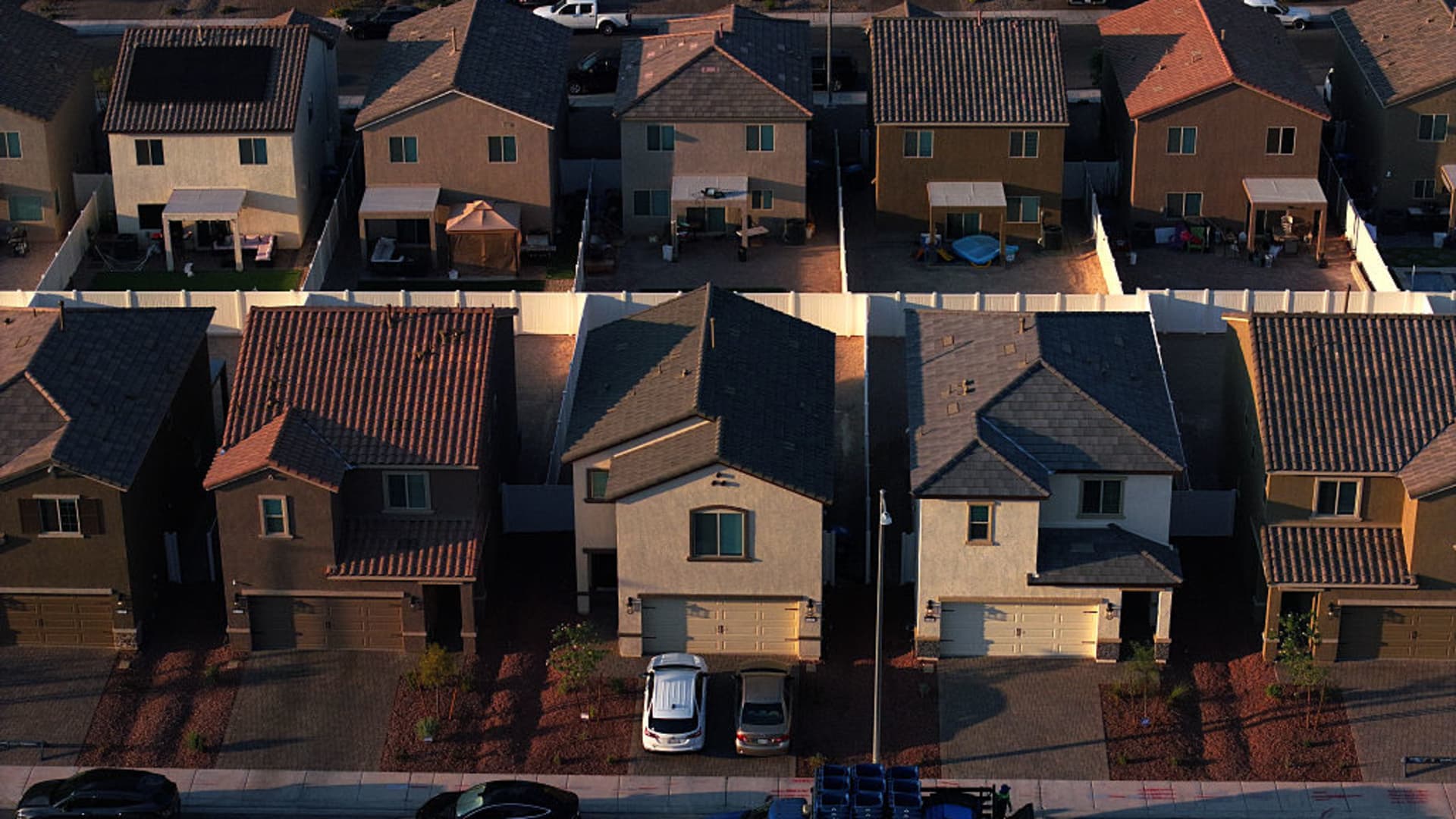 Mortgage demand and interest rates remain stuck at low levels