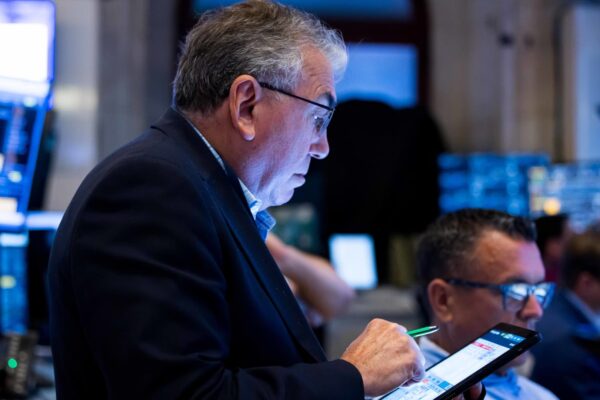 Trump amps up fight for Fed control