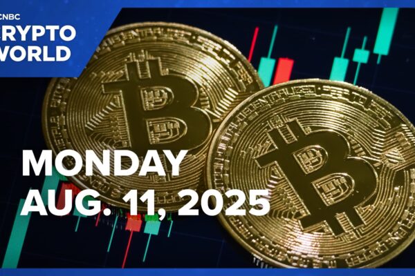 Bitcoin rises above 0,000 ahead of key inflation data: CNBC Crypto World