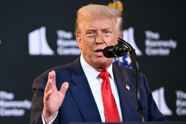 Trump shrugs off suspected Russian hack of U.S. courts