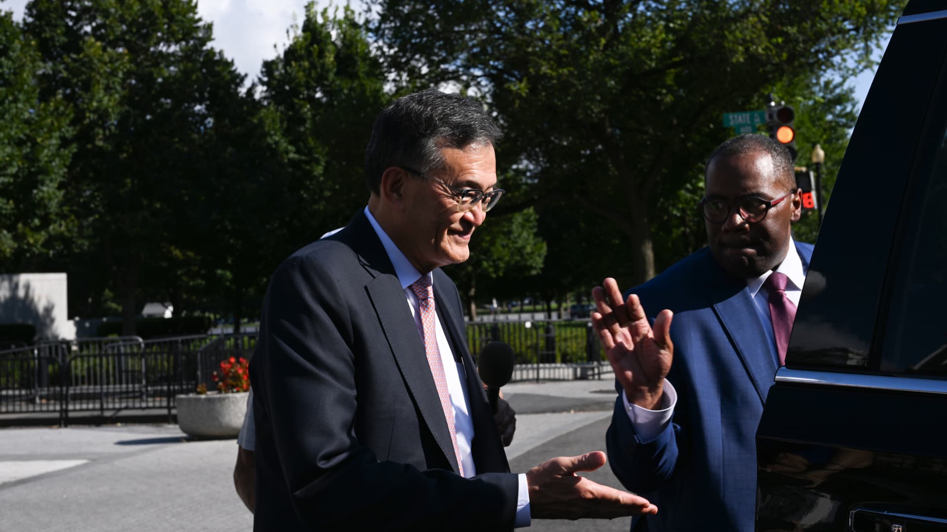 Trump’s mixing business with politics to build a chip empire