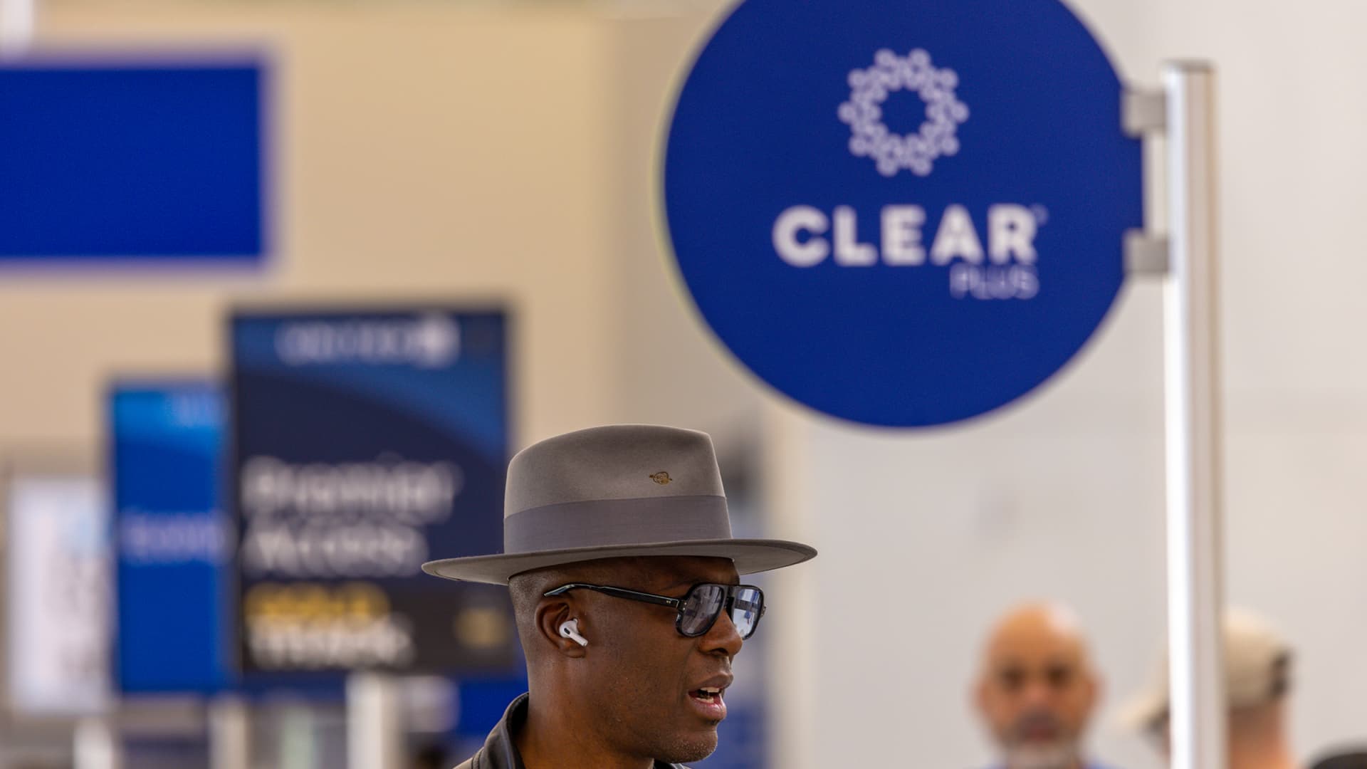 Who can apply for Clear? Americans and travelers from these countries Who can apply for Clear? Americans and travelers from these countries