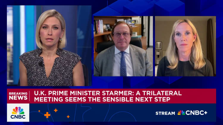 Putin acts like he doesn’t want peace. Russia’s economy depends on it