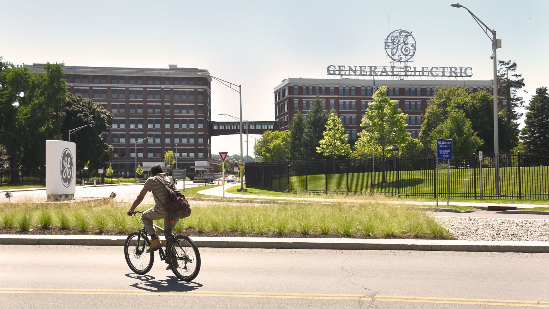 What GE Vernova’s new manufacturing investment means for the AI power stock