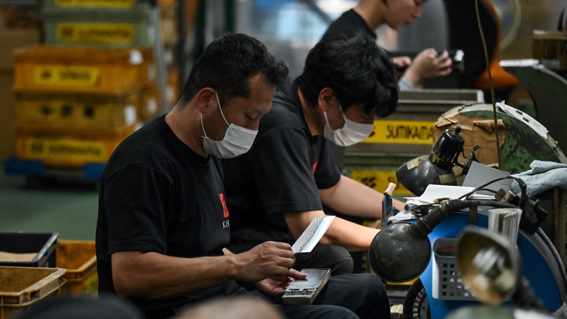 Japan’s factory activity extends declines in August, PMI shows