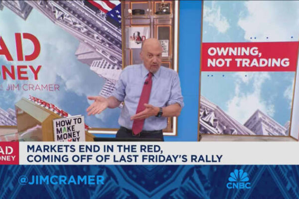 Jim Cramer makes a case for sticking with tech megacaps