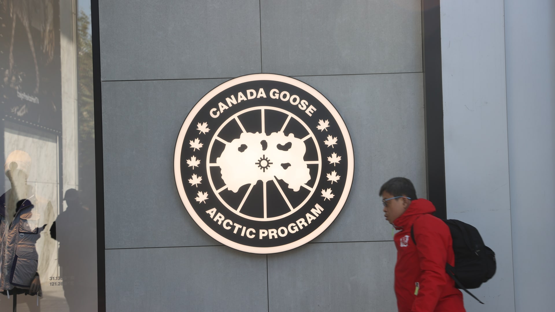 Canada Goose draws take-private bids valuing it at .35 billion Canada Goose draws take-private bids valuing it at .35 billion