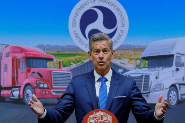 Trump’s DOT threatens to withhold funds from states that don’t enforce English requirements for truck drivers