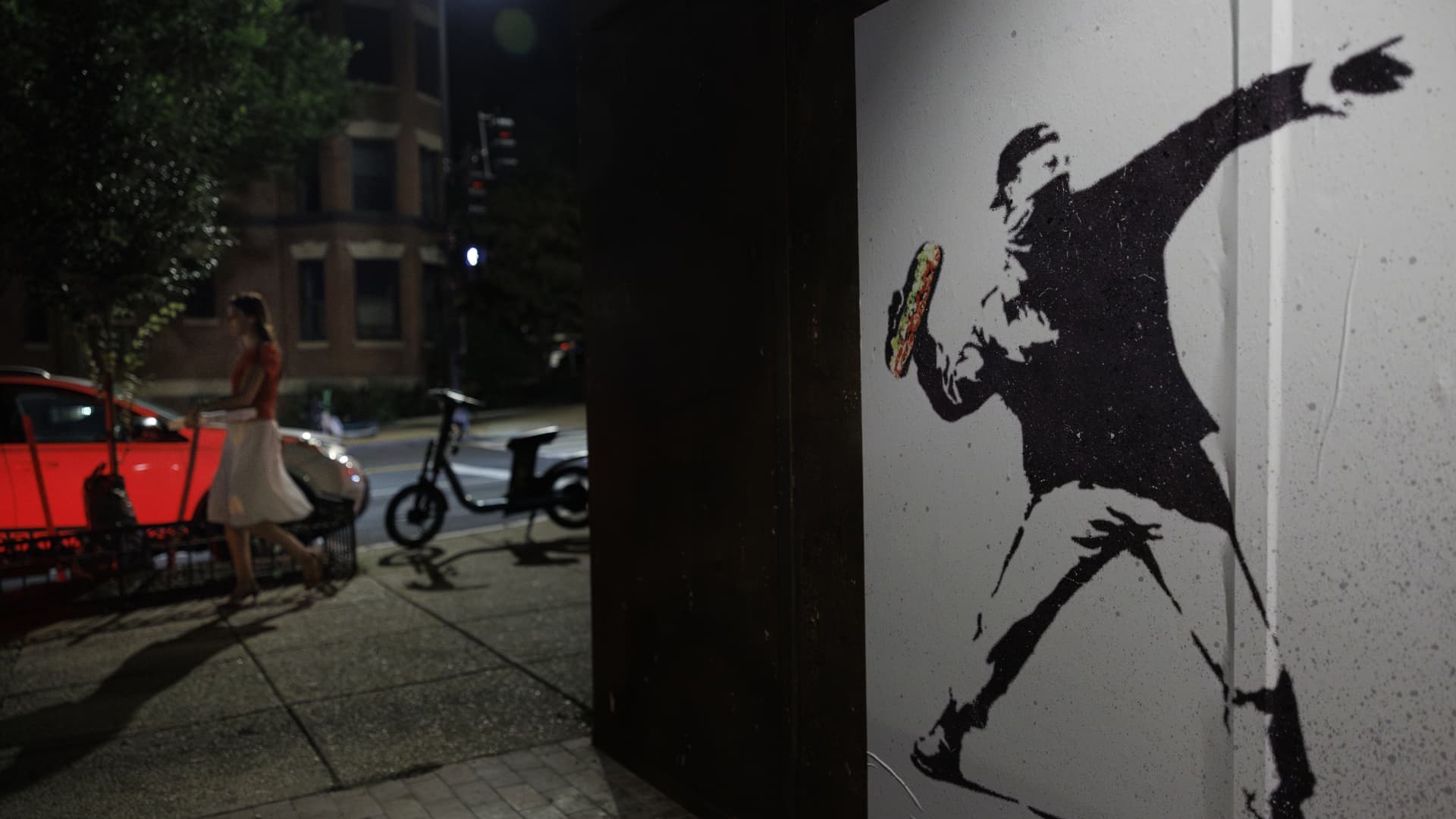 Feds charge misdemeanor for Subway sandwich throw in D.C.