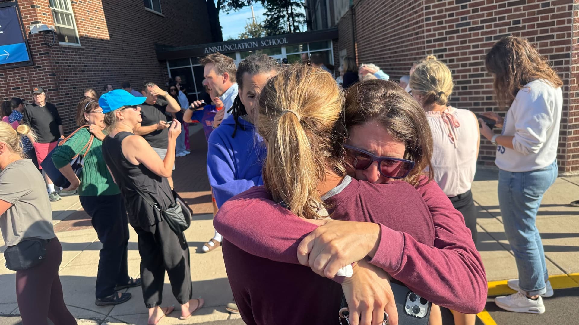 Gunman dead in Minneapolis attack Gunman dead in Minneapolis attack
