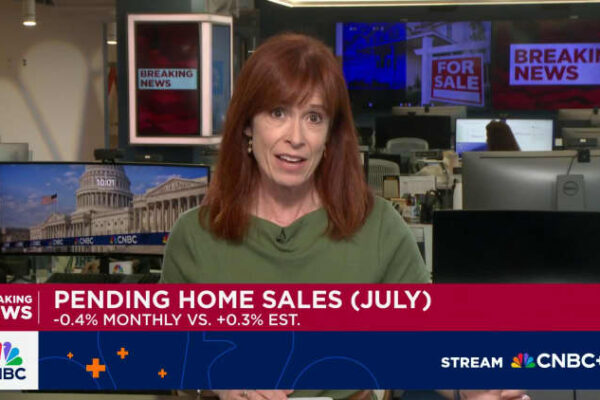 Pending home sales tick lower in July as canceled contracts spike