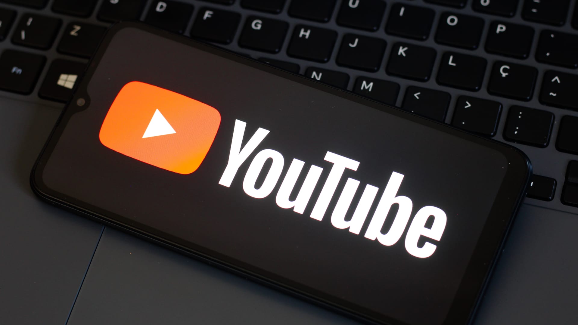 YouTube reaches agreement with Fox to prevent disruption YouTube reaches agreement with Fox to prevent disruption