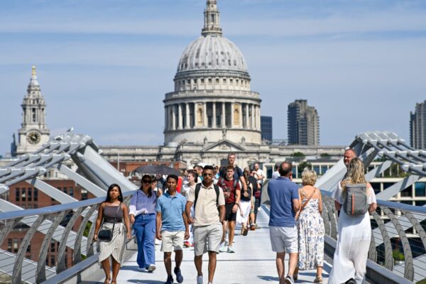 The British pound’s ‘bizarre behavior’ is dividing market watchers