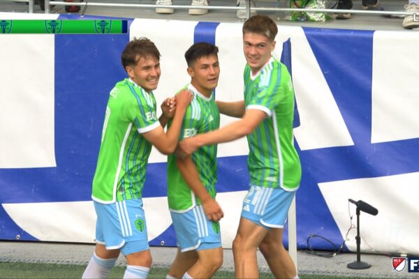 Kalani Kossa-Rienzi scores to give Sounders an early lead over Sporting Kansas City