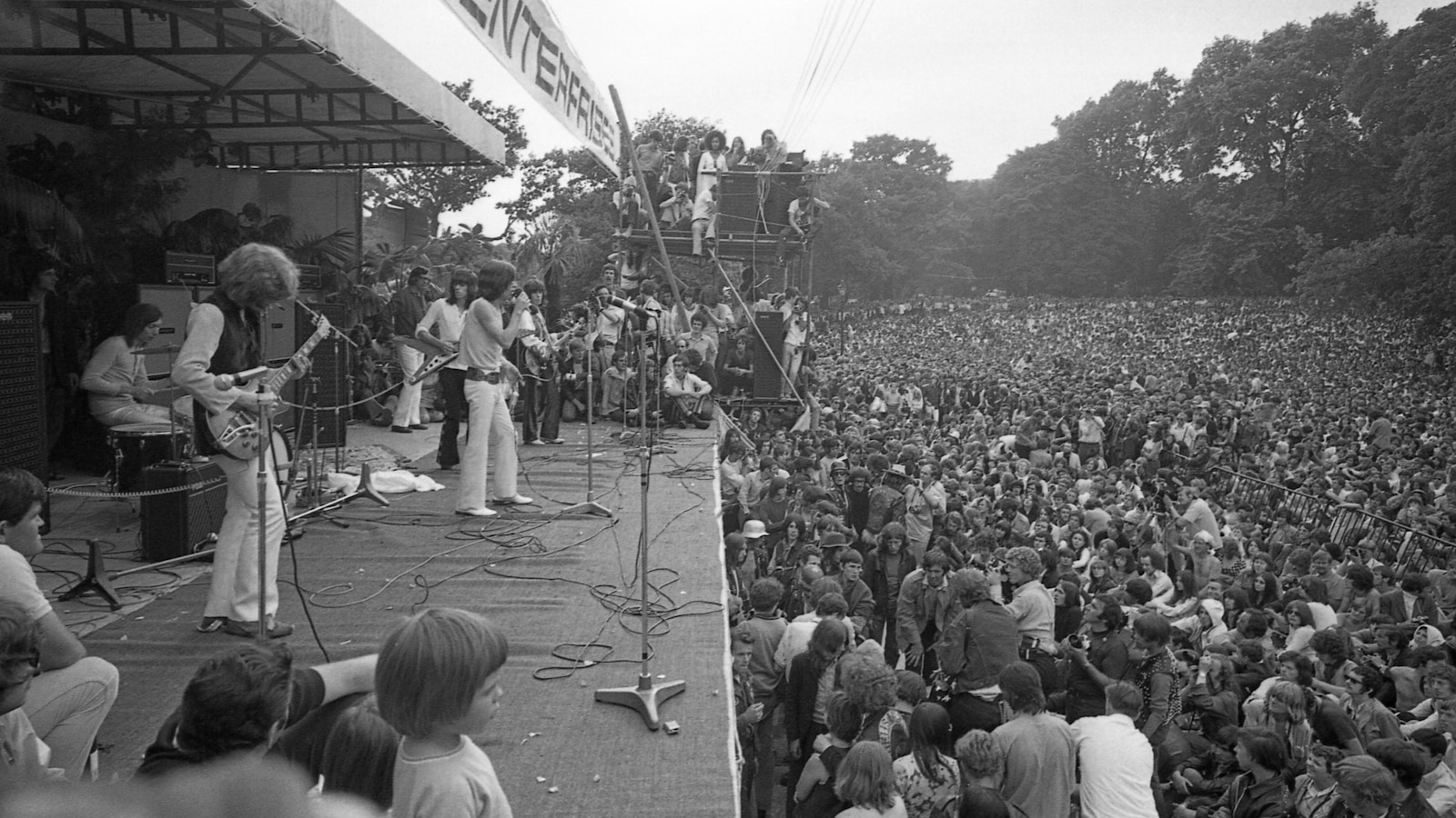 A former Rolling Stone says the Met has his stolen guitar. The museum disputes it