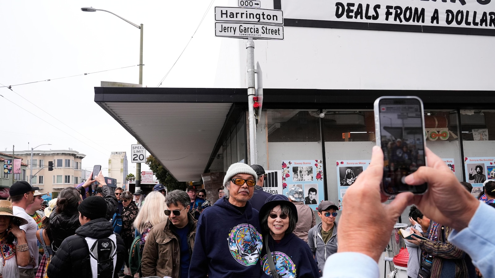 Grateful Dead guitarist Jerry Garcia has childhood street named for him in San Francisco Grateful Dead guitarist Jerry Garcia has childhood street named for him in San Francisco