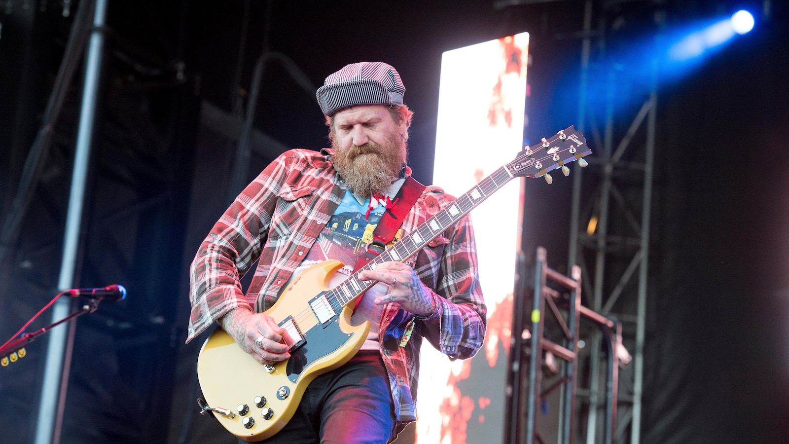 Brent Hinds, former Mastodon singer-guitarist, dies at 51 in motorcycle crash Brent Hinds, former Mastodon singer-guitarist, dies at 51 in motorcycle crash