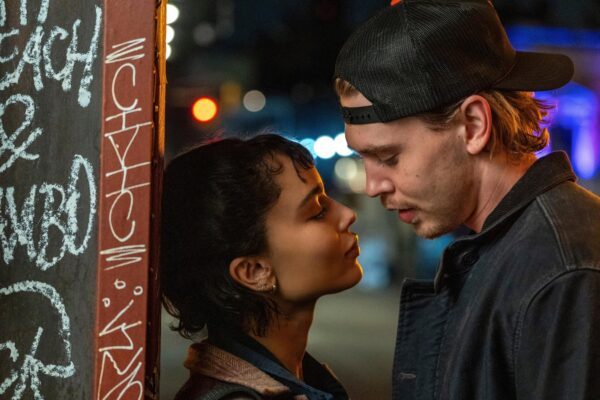 Movie Review: In ‘Caught Stealing,’ a crime caper in ’90s New York starring Austin Butler