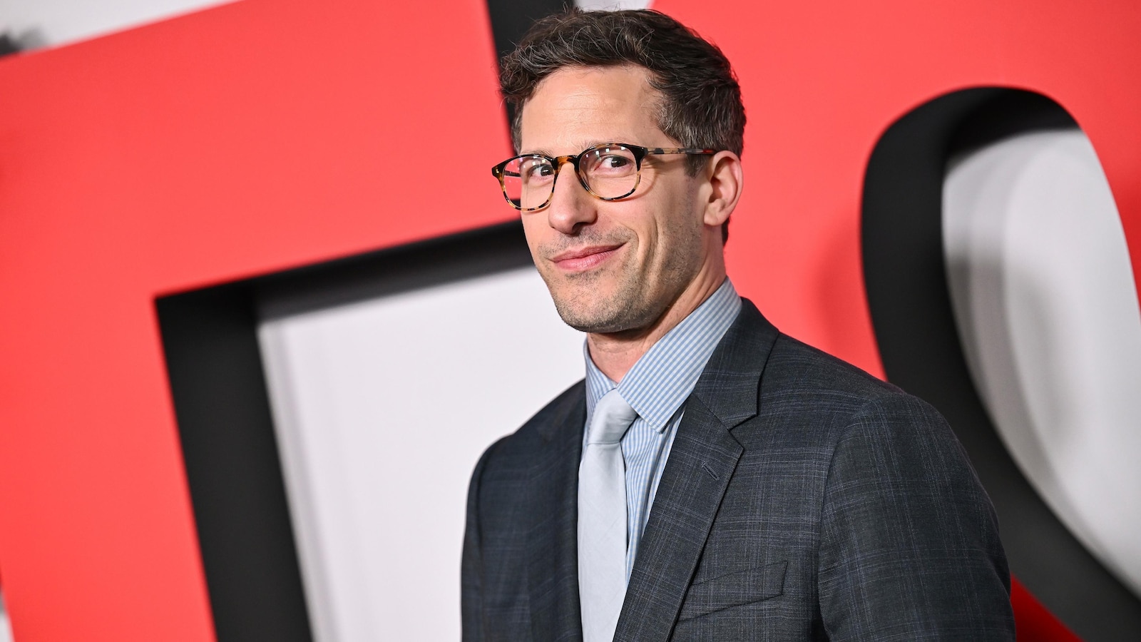 Movie Review: In ‘The Roses,’ Benedict Cumberbatch and Olivia Colman make a love story dark