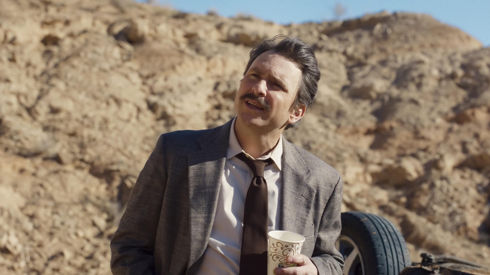 Movie Review: Margaret Qualley shines in ‘Honey Don’t!’ as Philip Marlowe in red lipstick