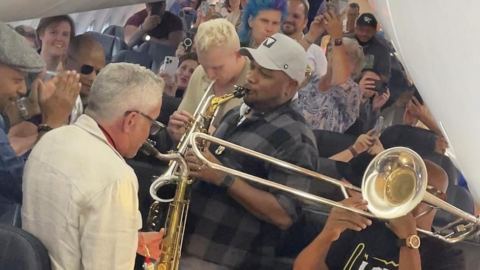 A flight delay, a jazz band and a viral moment: How Dave Koz and fellow musicians lifted spirits