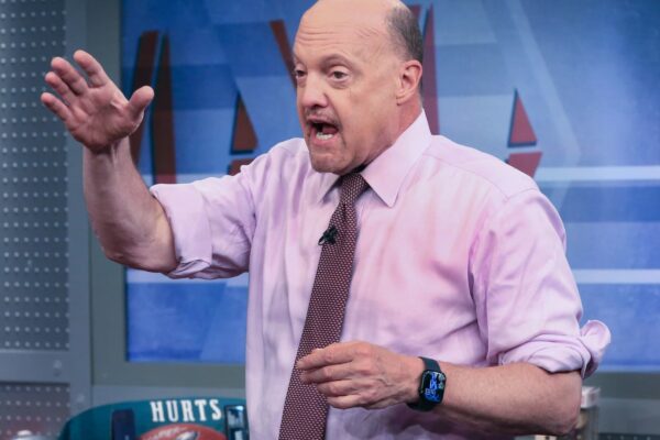 The Fed’s interest rate cut doesn’t upended broad market themes, Jim Cramer says