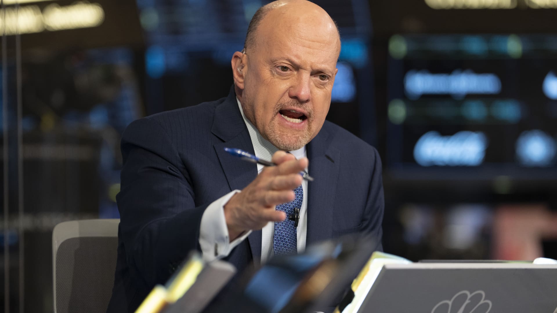 Jim Cramer says it is ‘time to buy’ shares of this iconic apparel brand that’s chasing a rebound Jim Cramer says it is ‘time to buy’ shares of this iconic apparel brand that’s chasing a rebound
