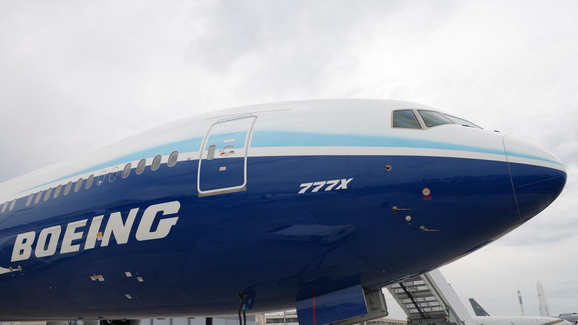 Boeing falling behind on certifying its 777X, CEO says