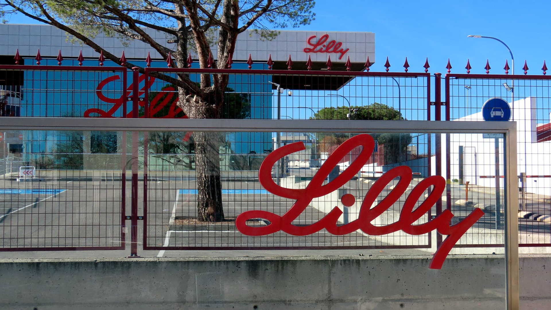 Jim Cramer says Eli Lilly’s obesity pill could be more of a ‘lifetime drug’ than shots Jim Cramer says Eli Lilly’s obesity pill could be more of a ‘lifetime drug’ than shots