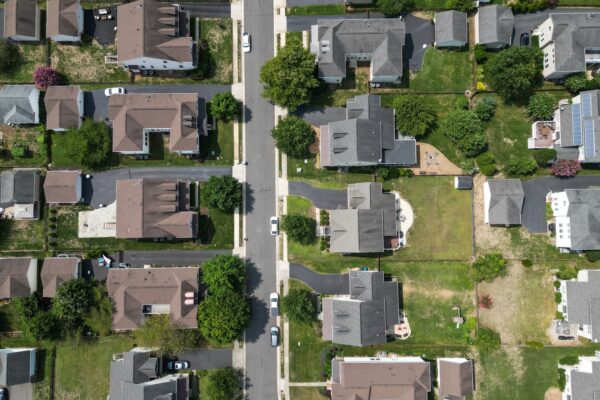 Mortgage rates drop to 3-year low ahead of Fed meeting