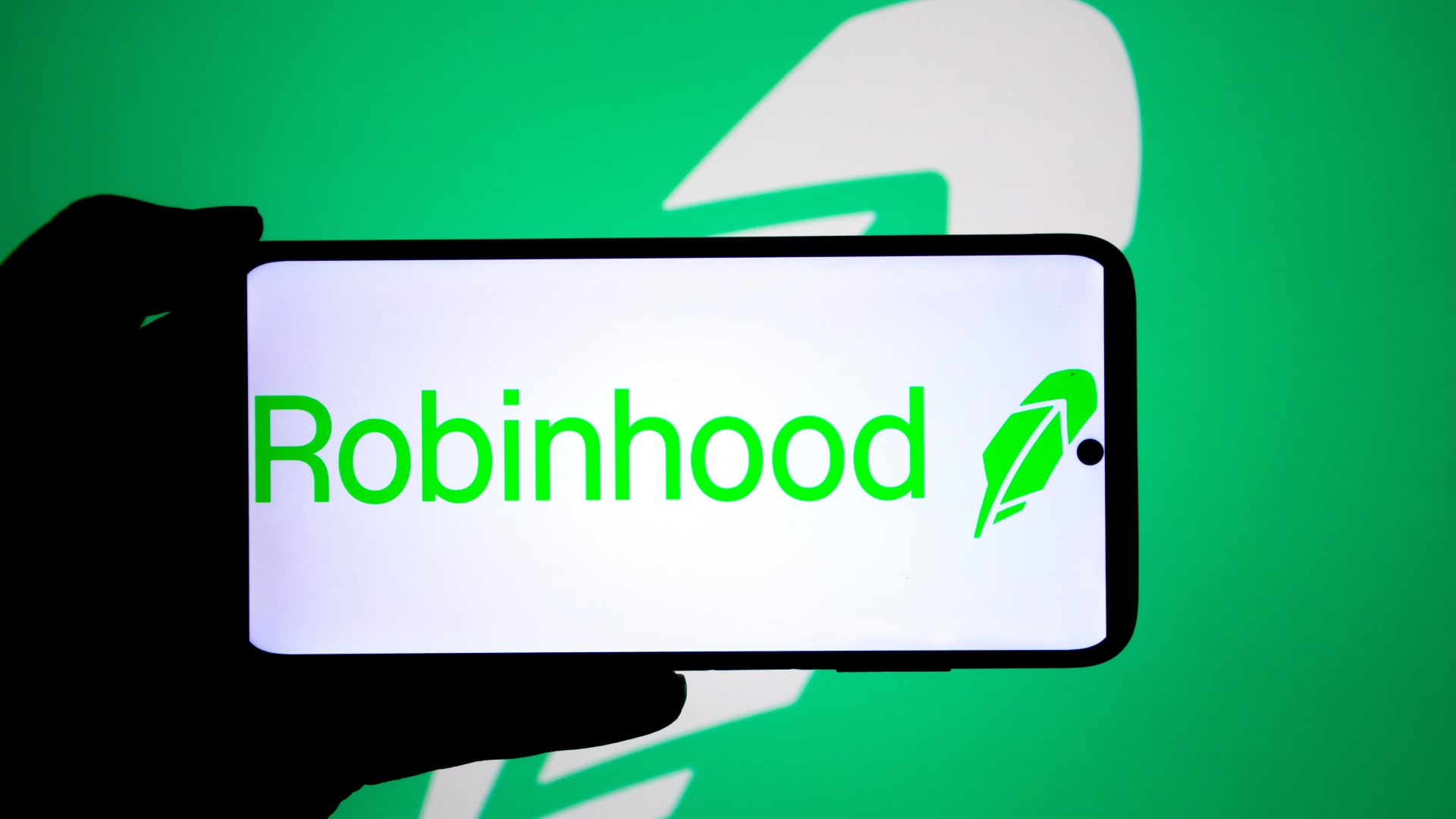 Prediction markets for NFL already a 0 million business for Robinhood, says Piper Sandler