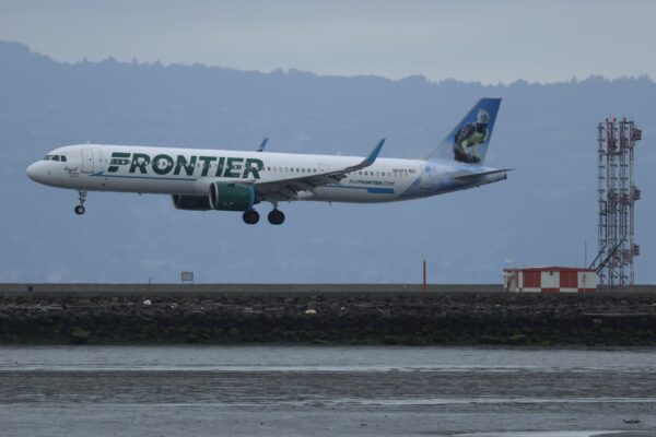 Stocks making the biggest moves midday : ULCC, KHC, PEP, BIIB