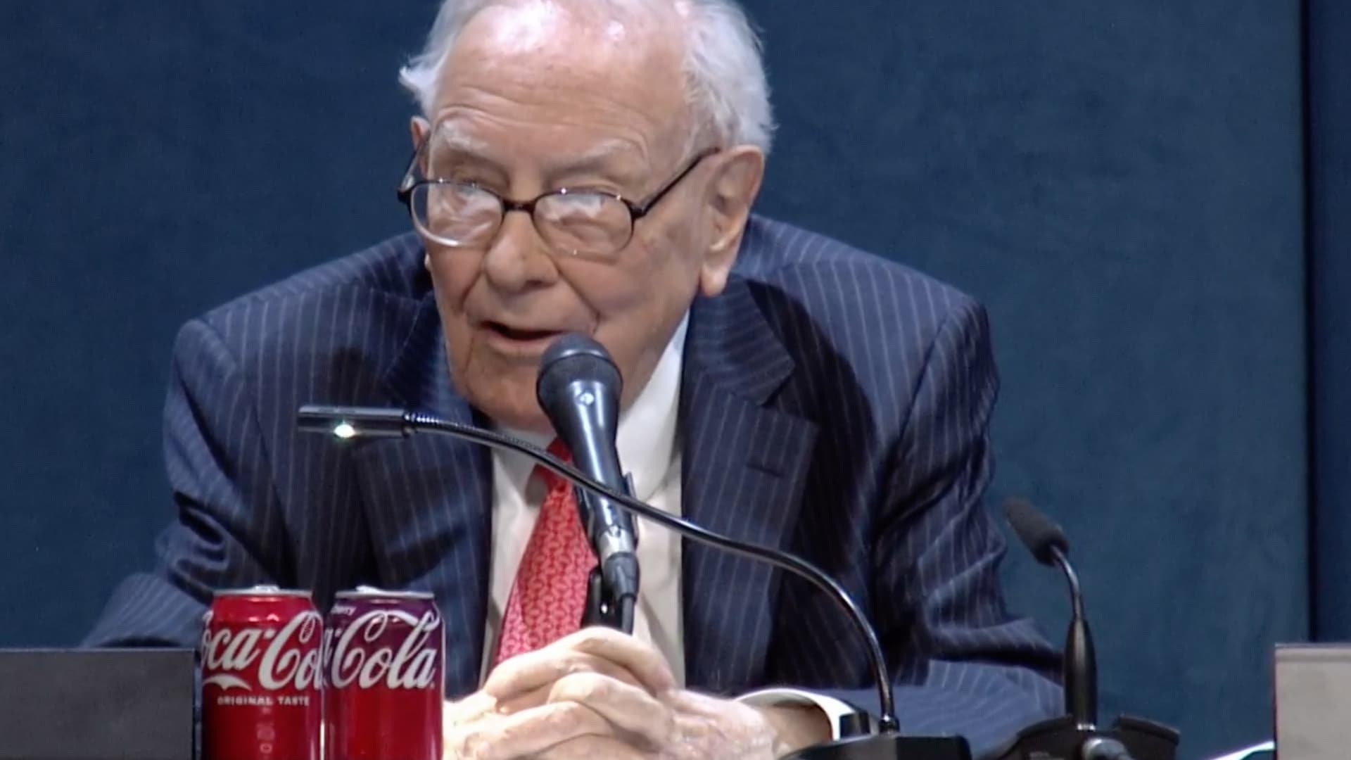 Buffett’s likely exit from Kraft Heinz is a problem for the mac-and-cheese stock