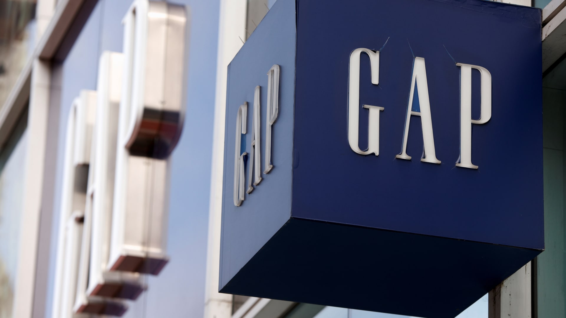 Stocks making the biggest moves midday: GAP, AEO, CRM, FIG Stocks making the biggest moves midday: GAP, AEO, CRM, FIG