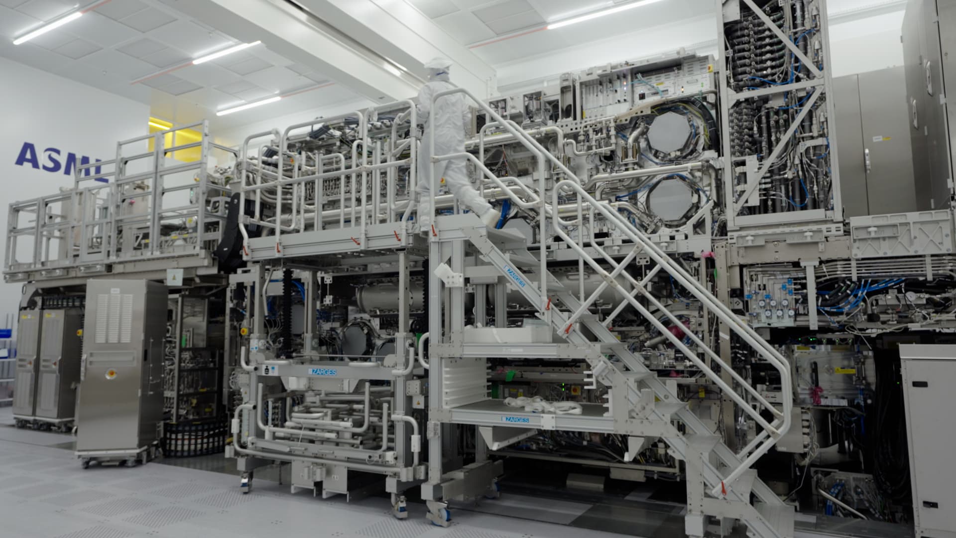 UBS upgrades ASML, says chipmaker is headed towards ‘inflection point’ UBS upgrades ASML, says chipmaker is headed towards ‘inflection point’