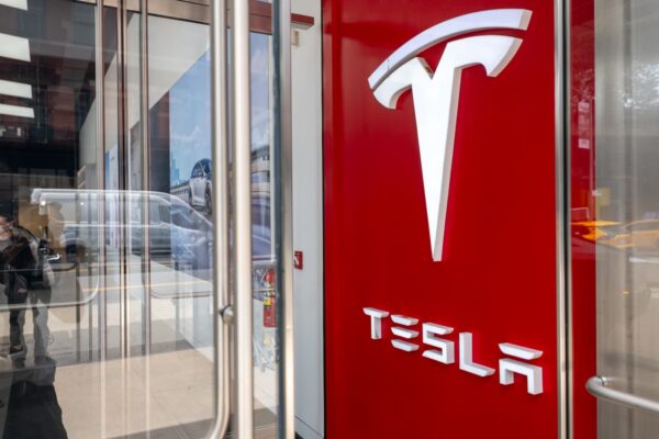 Elon Musk’s  billion stock buy adds fuel to Tesla rally as analysts cheer the sign of confidence