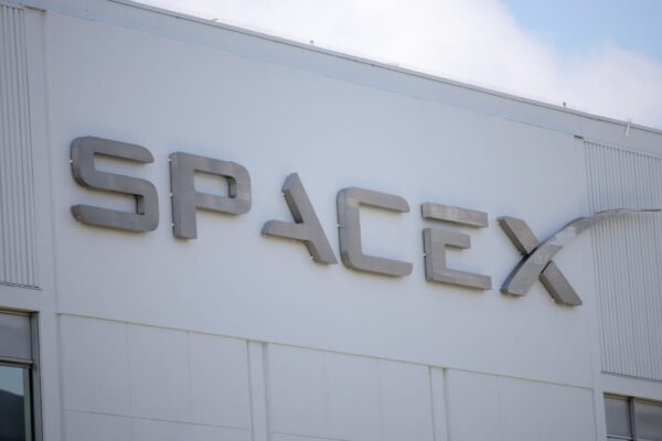 EchoStar to sell spectrum licenses to SpaceX for  billion